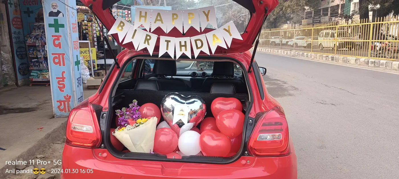 Simple Car Boot Decoration